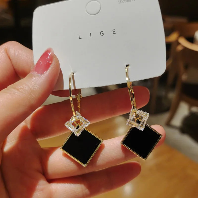 Brincos de luxo em formato de coração e variedades